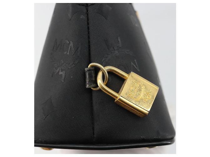 Borsa a Mano MCM Logogram Vicetos PVC 2way Nero Oro Auth 181172 D'oro - vista 20