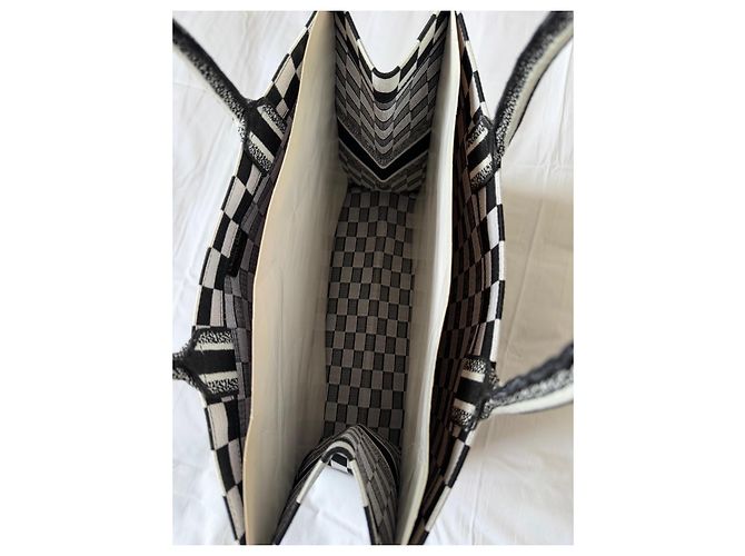 Dior Caro Grande Borsa Tote Jacquard Dior Oblique Nero Bianco - vista 4