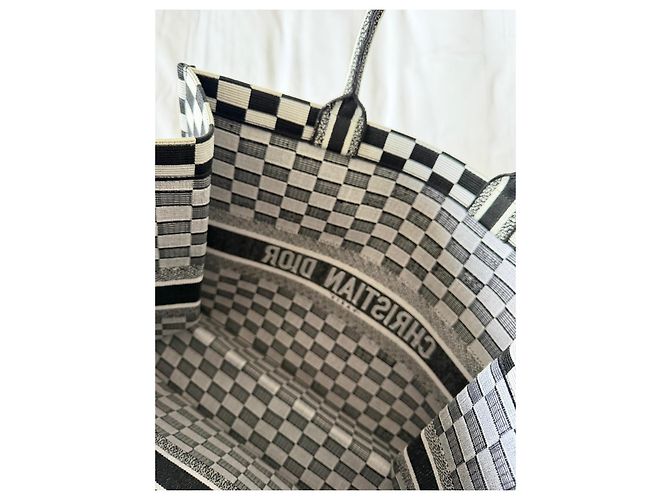 Dior Caro Grande Borsa Tote Jacquard Dior Oblique Nero Bianco - vista 5