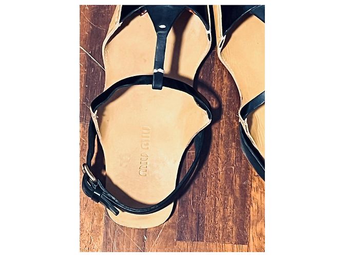 Miu Miu Sandali Flat in Pelle Marrone Nero - vista 3