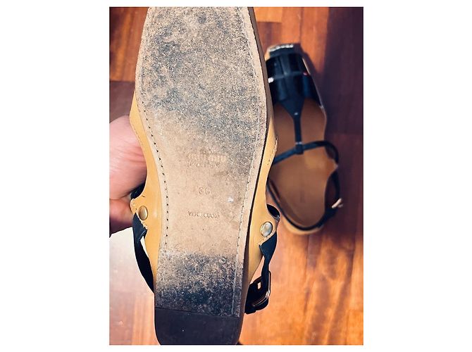 Miu Miu Sandali Flat in Pelle Marrone Nero - vista 8
