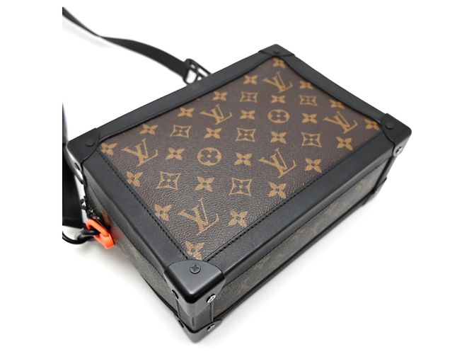 Borsa a tracolla Louis Vuitton Solar Ray Soft Trunk Marrone Nero - vista 4