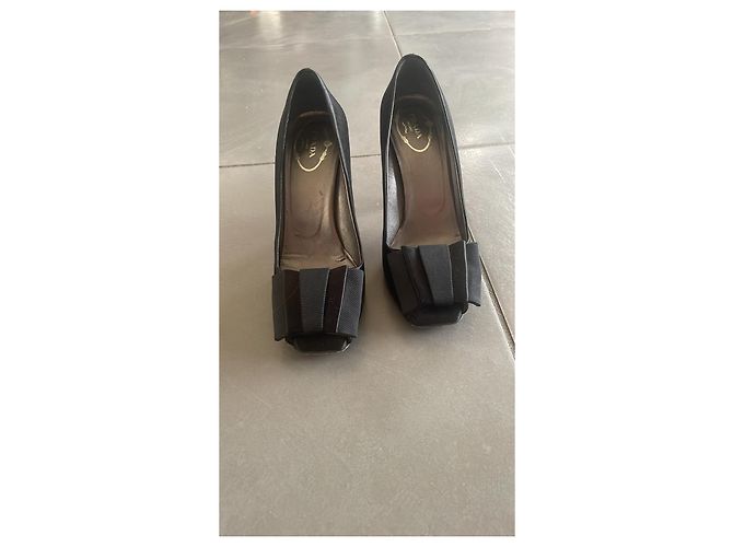Prada Décolleté in raso nero con fiocco - vista 2