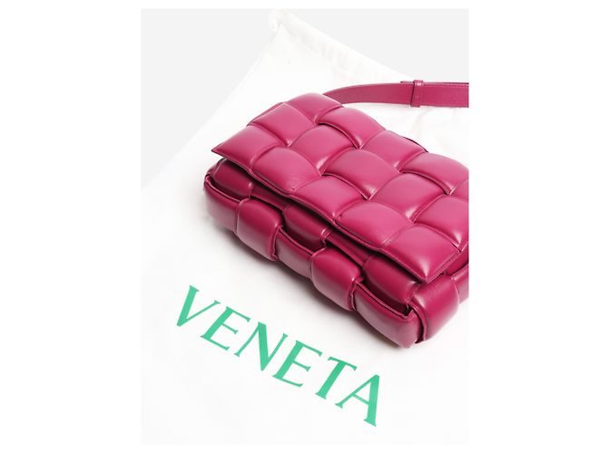 Bottega Veneta Bolsa Cassette acolchoada Cinnabar Roxo - vista 10