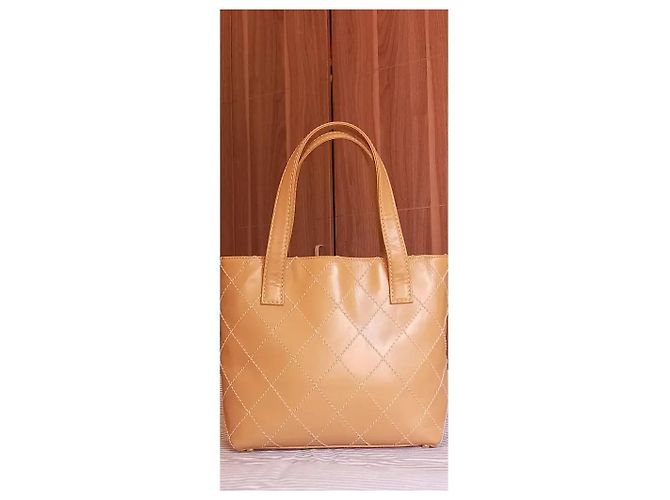 Chanel gesteppte Leder-Tote-Bag Beige - Ansicht 2