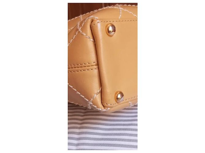 Chanel gesteppte Leder-Tote-Bag Beige - Ansicht 7