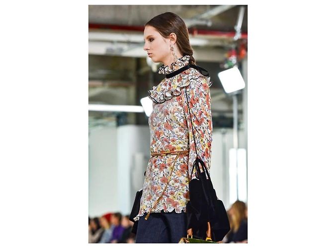 Top plissé floreale Tory Burch con scollo a volant e polsini in velluto Nero Multicolore - vista 8