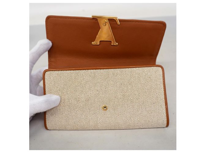 Portafoglio Long Capucines Louis Vuitton Beige - vista 10