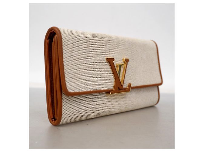 Portafoglio Long Capucines Louis Vuitton Beige - vista 2