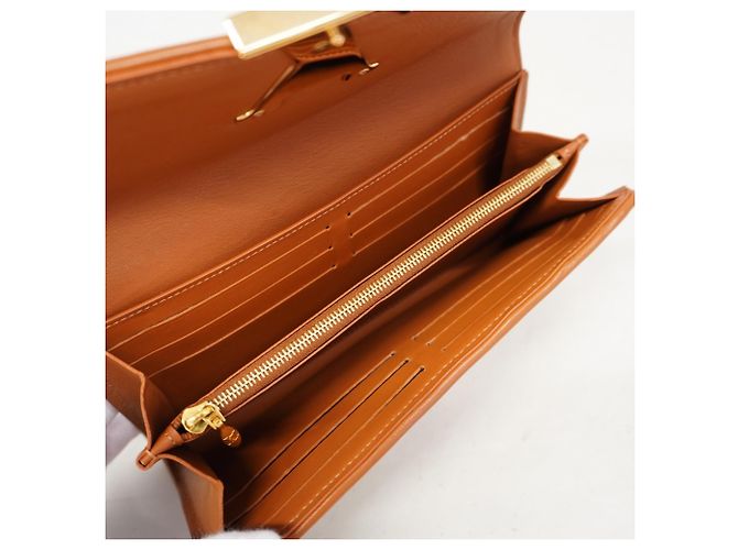 Portafoglio Long Capucines Louis Vuitton Beige - vista 4