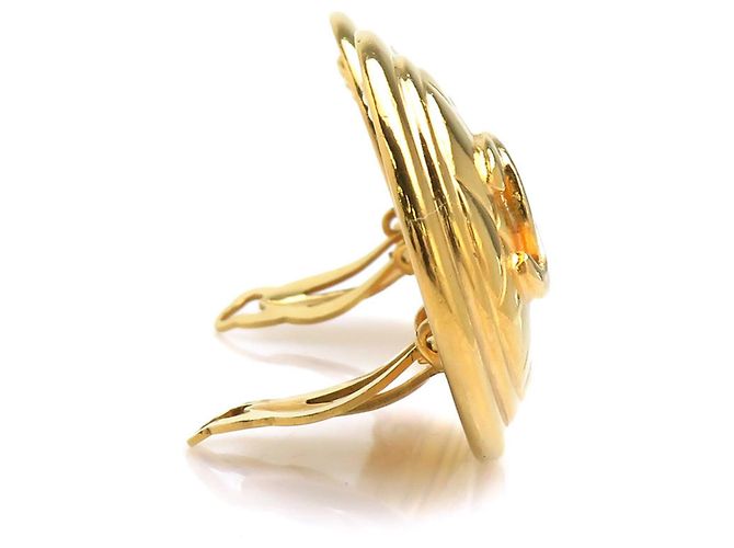 Timeless Chanel Clip-Ohrringe in Gold Golden - Ansicht 2