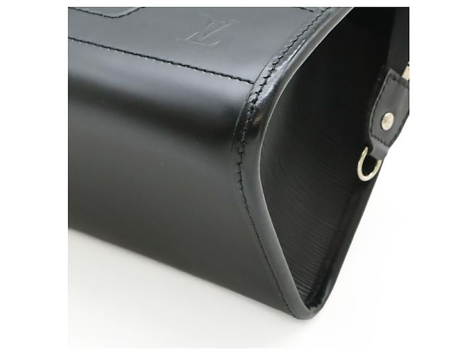 Borsa a tracolla Louis Vuitton Epi Madeleine PM Nero - vista 4