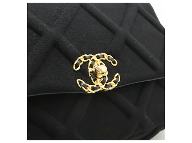 Borsa Chanel 19 Matelassé Coco Mark Chain Nero - vista 10