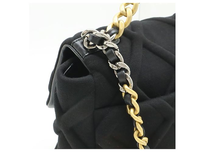 Borsa Chanel 19 Matelassé Coco Mark Chain Nero - vista 5