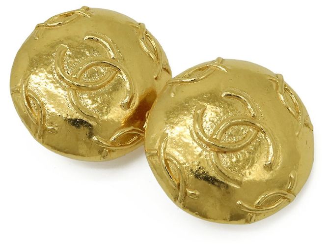 Boucles d'oreilles Chanel Coco Mark Button Doré - vue 3