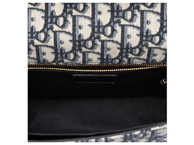 Bolsa 30 Montaigne Flap em lona Blue Oblique da Dior - vista 4