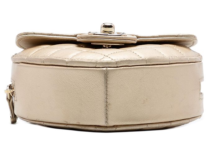 Chanel Gold Mini Metallic Lambskin CC in Love Heart Crossbody - vista 3