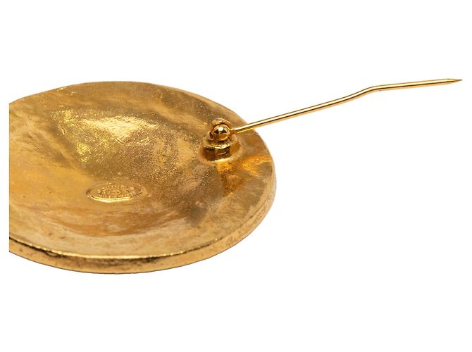Spilla rotonda Chanel Gold CC placcata oro D'oro - vista 4
