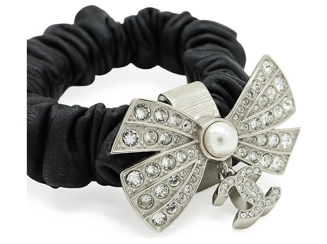 Scrunchie in pelle con nastro Coco Mark e strass CHANEL Nero Argento - vista 4