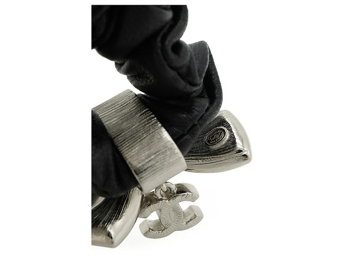 Scrunchie in pelle con nastro Coco Mark e strass CHANEL Nero Argento - vista 5