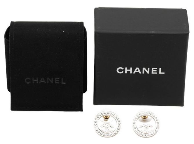 Orecchini a lobo tondi Chanel Coco Mark Argento - vista 4
