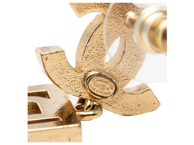Pendientes Chanel Coco Mark BOY Stud Swing Dorado - vista 3