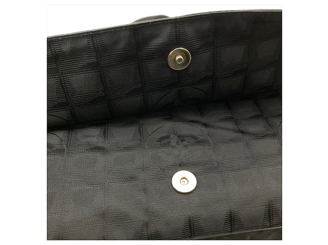 Nuova borsa a tracolla da viaggio Chanel Nero - vista 9