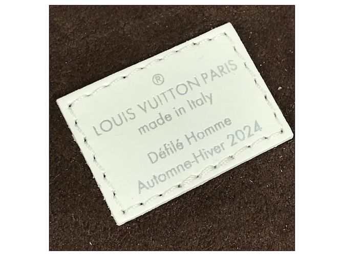 Clutch in pelle marrone Louis Vuitton - vista 9