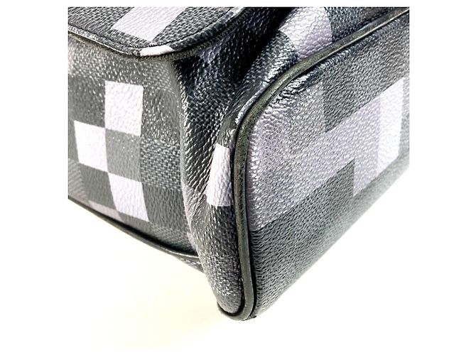 Borsa a Spalla Louis Vuitton N40072 Damier Graphite Pixel District PM Nero - vista 7