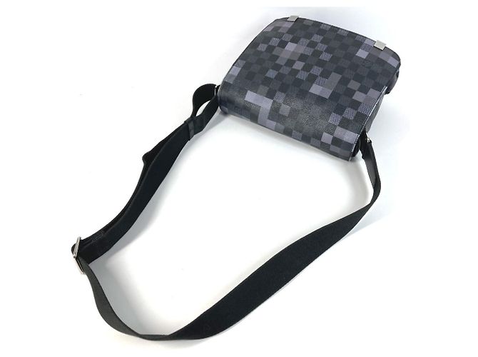 Borsa a Spalla Louis Vuitton N40072 Damier Graphite Pixel District PM Nero - vista 8