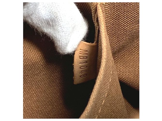 Borsa a Spalla Louis Vuitton Monogram Tivoli GM Marrone - vista 14