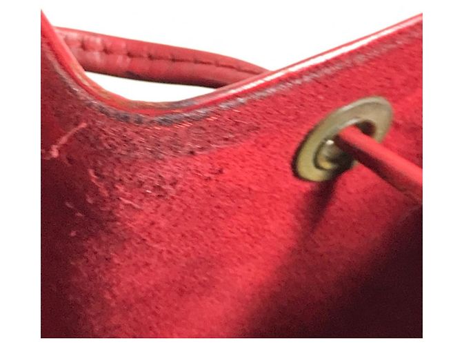 Noe Borsa a Spalla Louis Vuitton Epi Petit Noé Rosso - vista 14