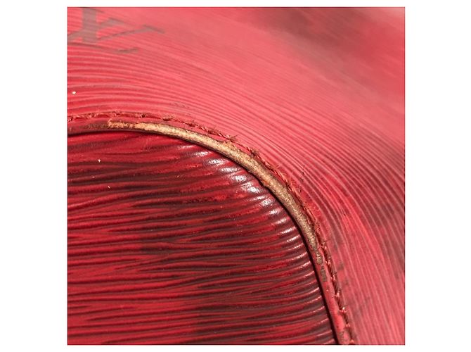 Noe Borsa a Spalla Louis Vuitton Epi Petit Noé Rosso - vista 6