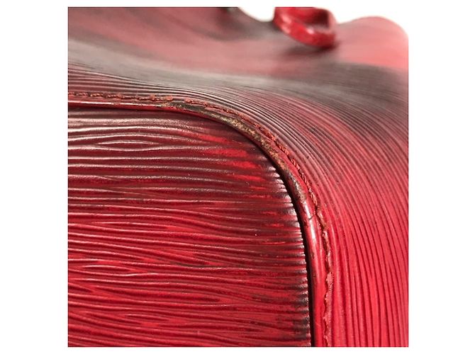Noe Borsa a Spalla Louis Vuitton Epi Petit Noé Rosso - vista 8