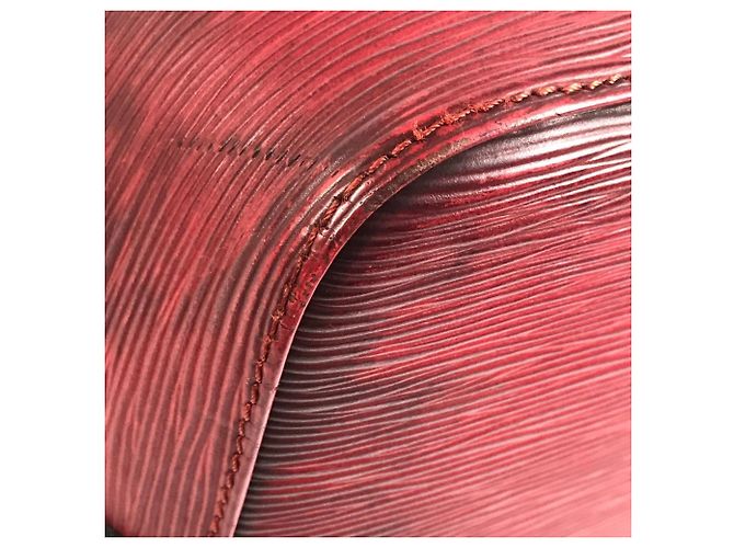 Noe Borsa a Spalla Louis Vuitton Epi Petit Noé Rosso - vista 9