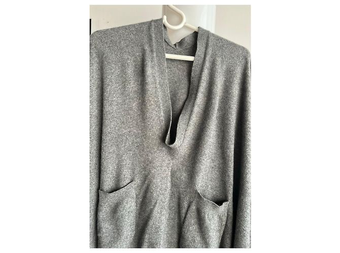 Brunello Cucinelli Kaschmir-Poncho in Grau - Ansicht 2