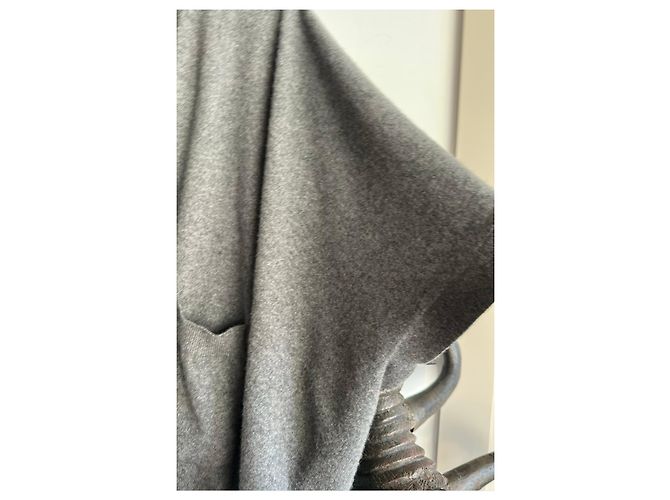 Brunello Cucinelli Kaschmir-Poncho in Grau - Ansicht 4