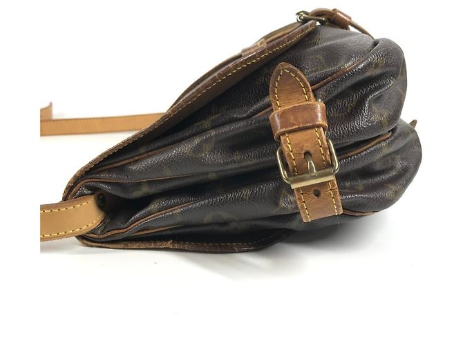 Borsa Louis Vuitton Monogram Saumur 30 Flap Marrone - vista 3