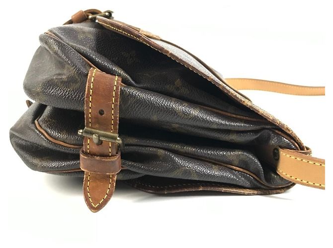Borsa Louis Vuitton Monogram Saumur 30 Flap Marrone - vista 4