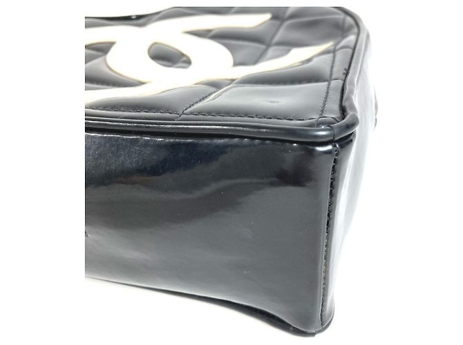 Vanity Beauty Case Chanel Vintage Heart CC Coco Mark Matelassé Quilted Chain Logo Nero Bianco - vista 8