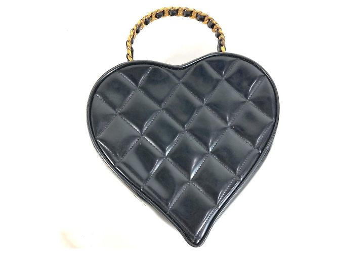 Vanity Beauty Case Chanel Vintage Heart CC Coco Mark Matelassé Quilted Chain Logo Nero Bianco - vista 9