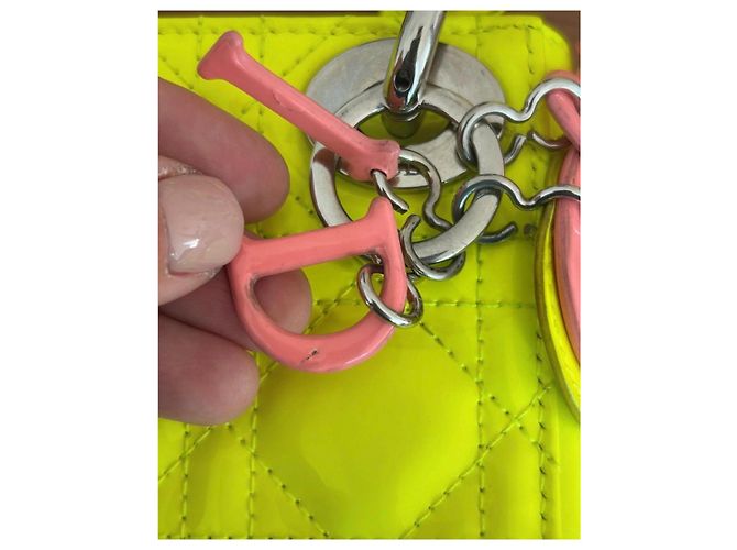 Dior Borsa Lady Dior Micro Edizione Limitata Giallo Neon - vista 3