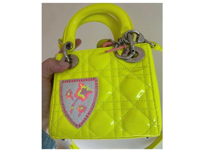 Dior Borsa Lady Dior Micro Edizione Limitata Giallo Neon - vista 4