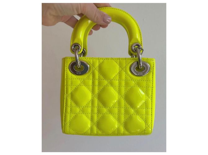 Dior Borsa Lady Dior Micro Edizione Limitata Giallo Neon - vista 5