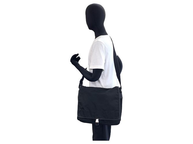 Borsa Messenger Prada Nylon Tessuto Triangle Logo Nero - vista 6