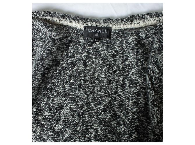Chanel, Cardigan aus Kaschmir in Grau - Ansicht 10