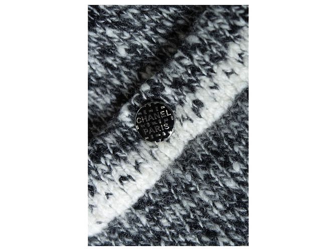Chanel, Cardigan aus Kaschmir in Grau - Ansicht 5