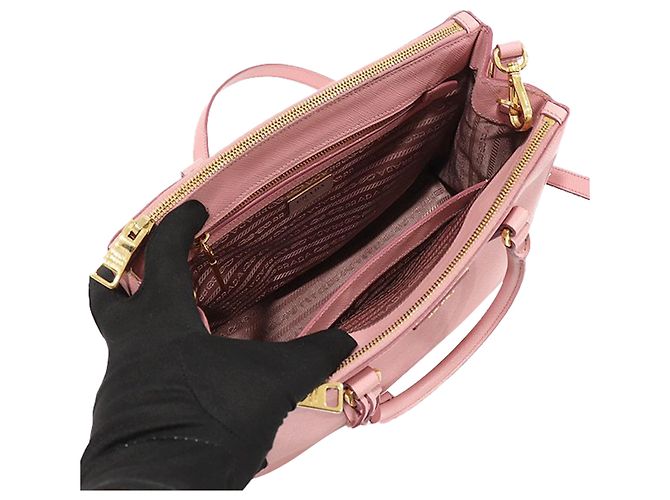 Prada Galleria Medium em Saffiano Lux Rosa com Triângulo e Duplo Zíper Dourado - vista 4