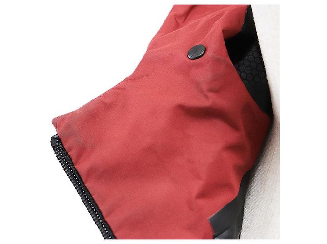 Jaqueta com capuz impermeável de poliéster reciclado Prada Extreme Techs Preto Vermelho - vista 3