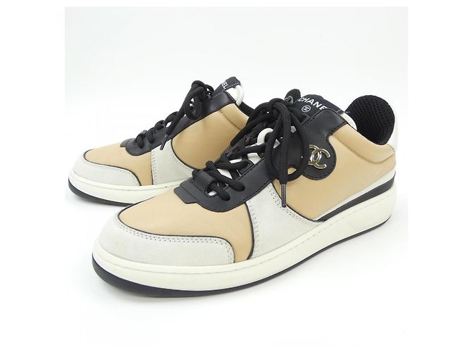 Timeless Chanel Sneaker aus Lammfell Beige - Ansicht 3